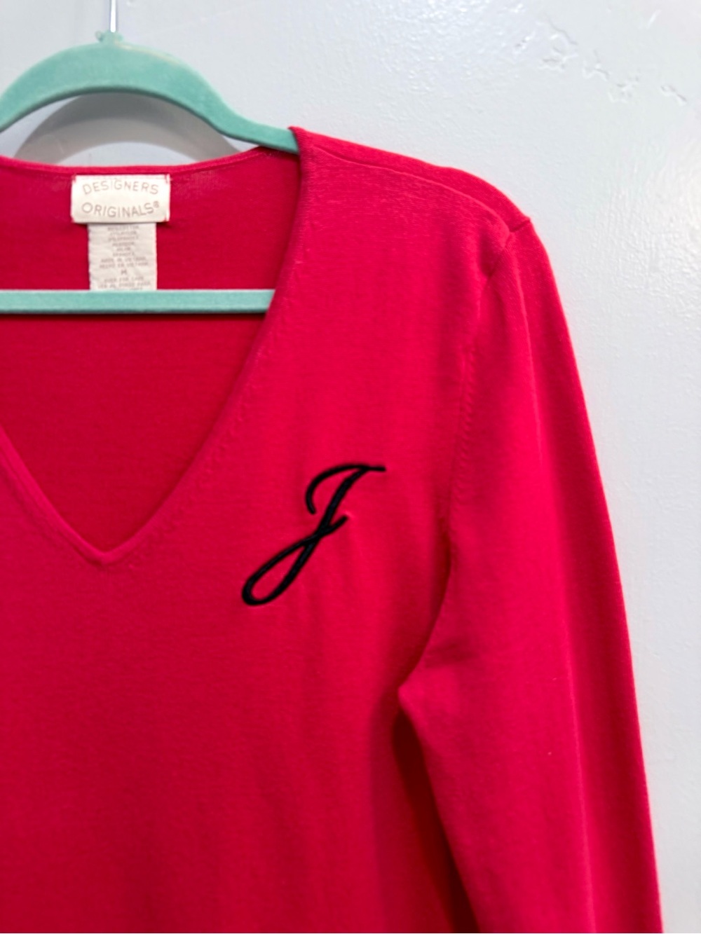 Vintage 90s Designers Originals Red V-Neck Embroidered Monogram J Knit Sweater M - Picture 3 of 9